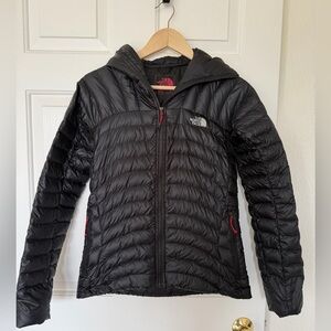 The North Face 800 Fill Black Puffer Jacket - Womens Small